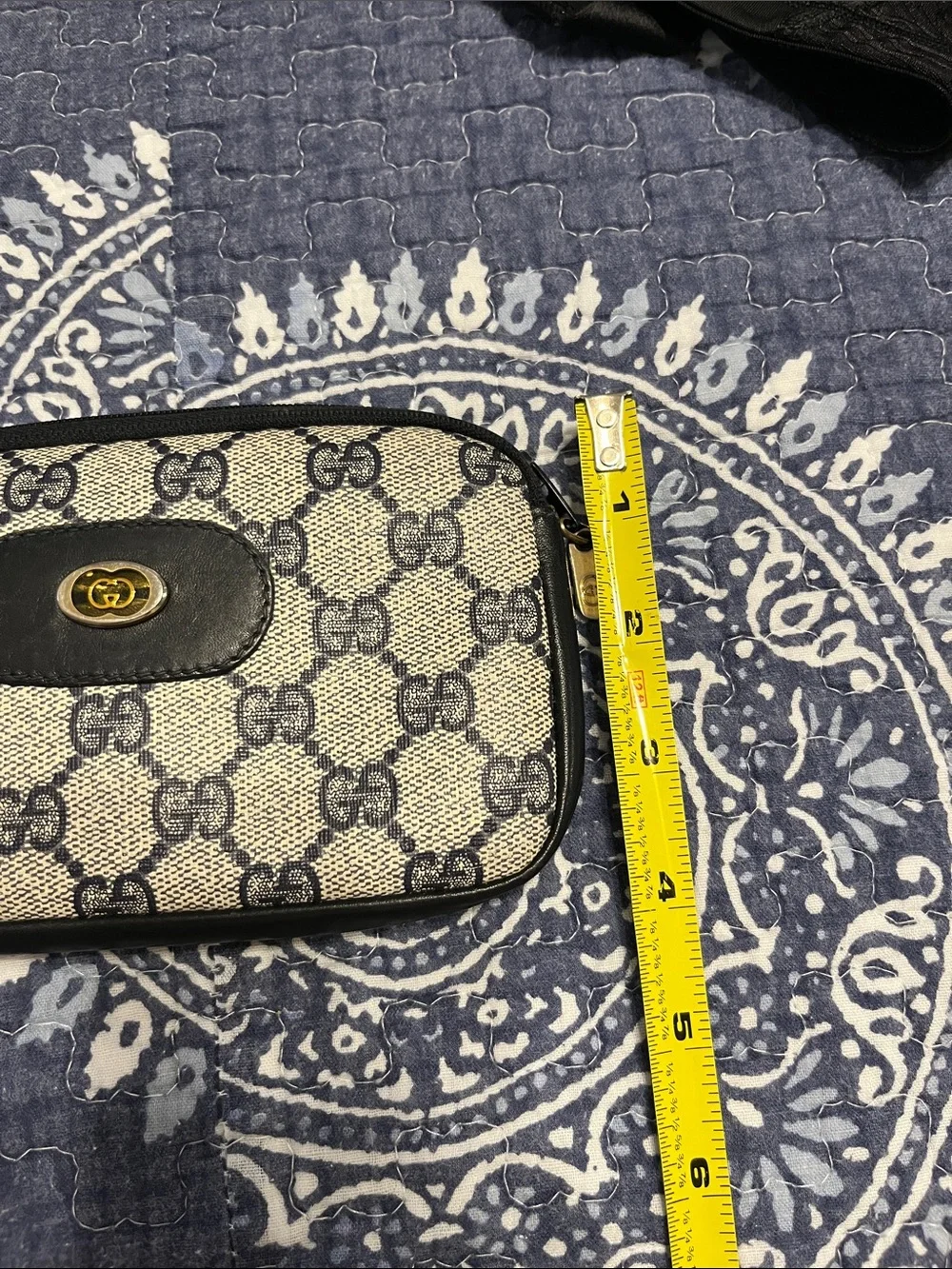 Vintage coated Gucci Beige and Navy GG Monogram Zip Card Holder with Gold Emblem